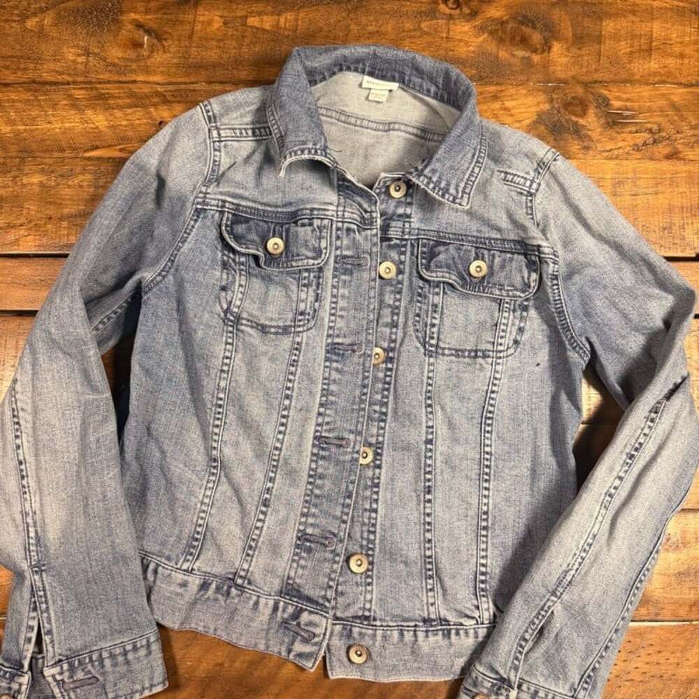 Merona Women's Medium Wash Distressed Denim Jean Jacket